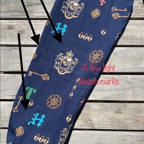 Tommy Hilfiger Women’s Navy Key Print Collared Button Down Shirt Blouse Small - Picture 4 of 9